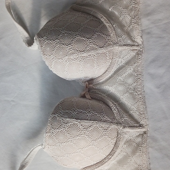 VICTORIA SECRET BODY BY VICTORIA LINED DEMI BRA 34B - Picture 9 of 12